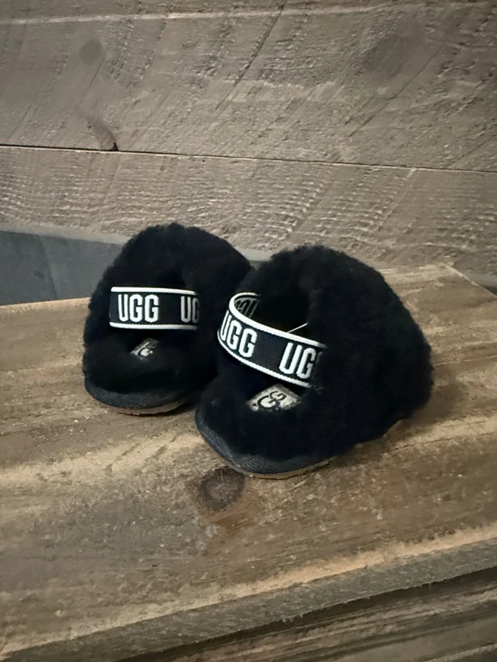 UGG Fluff Yeah Slides Black Infant Size 1 Like New w/ Box